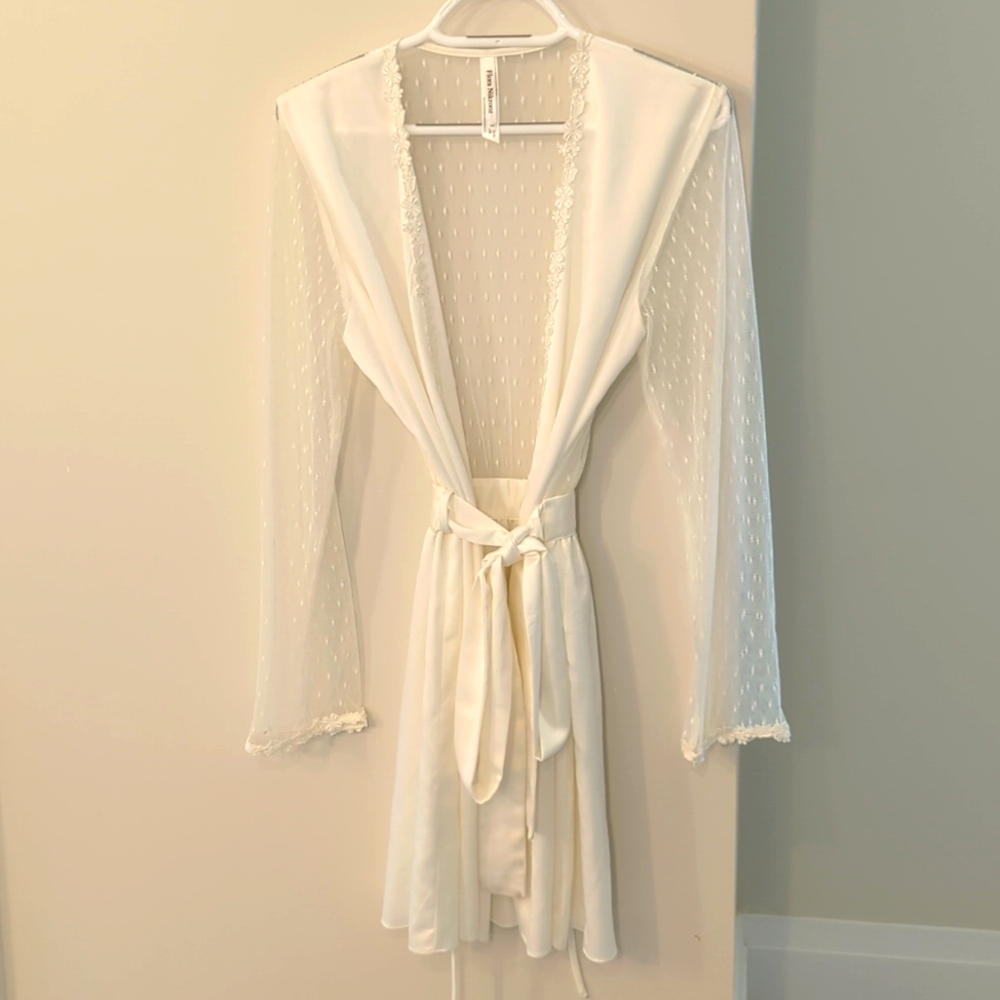 Flora Nikrooz White Robe